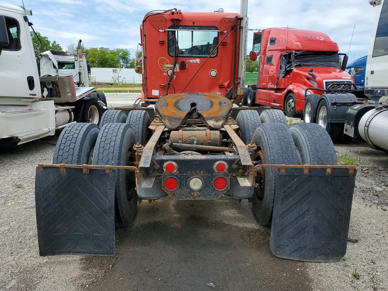 Freightliner Fld112