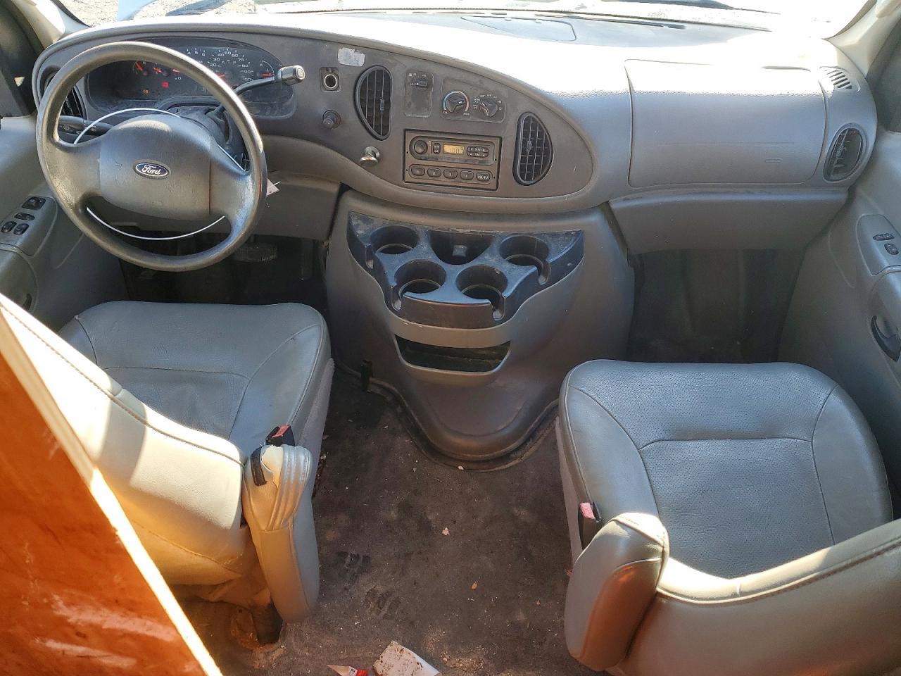 Ford Econoline E150 Van