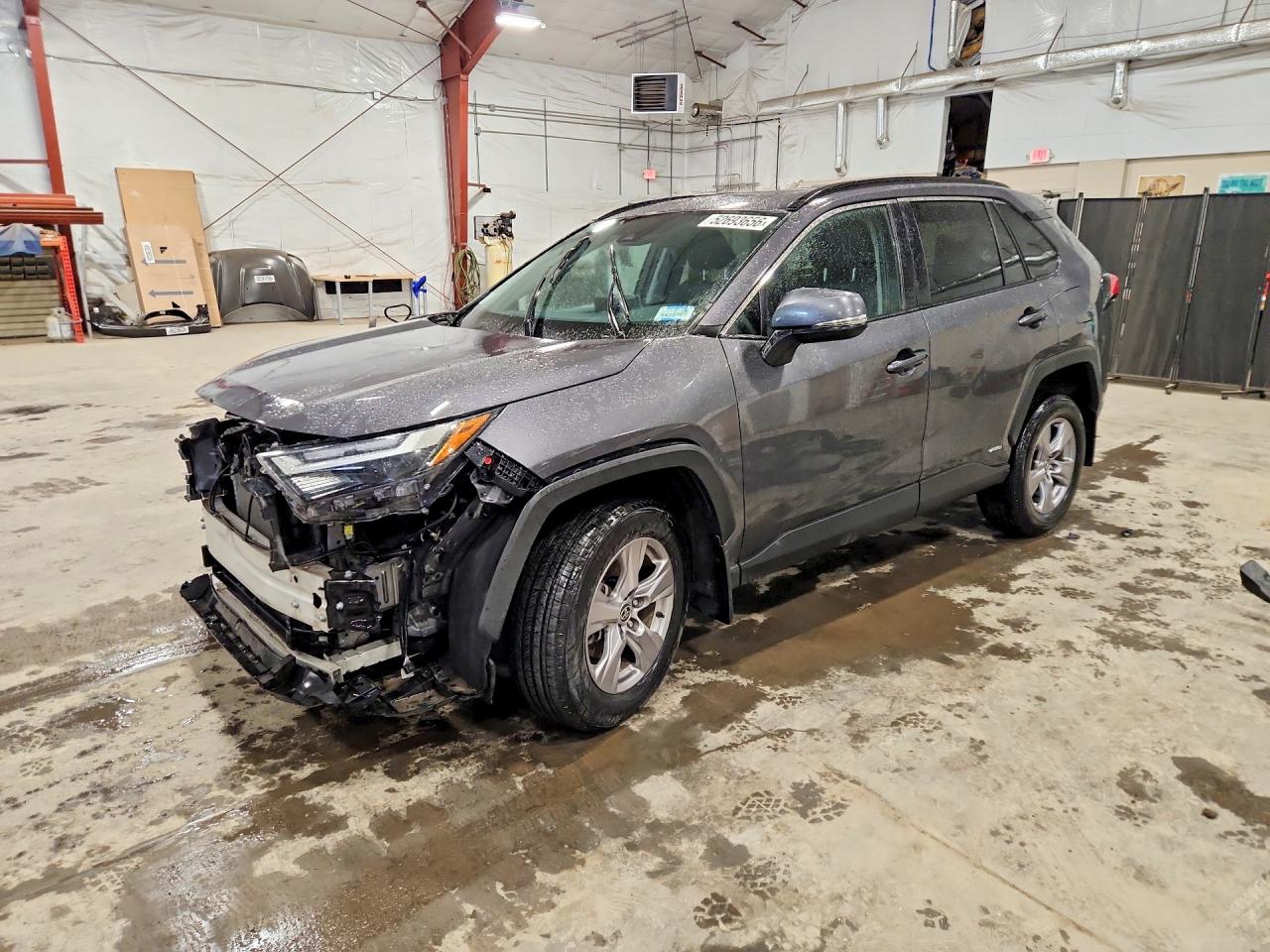 Salvage Toyota RAV4 Image