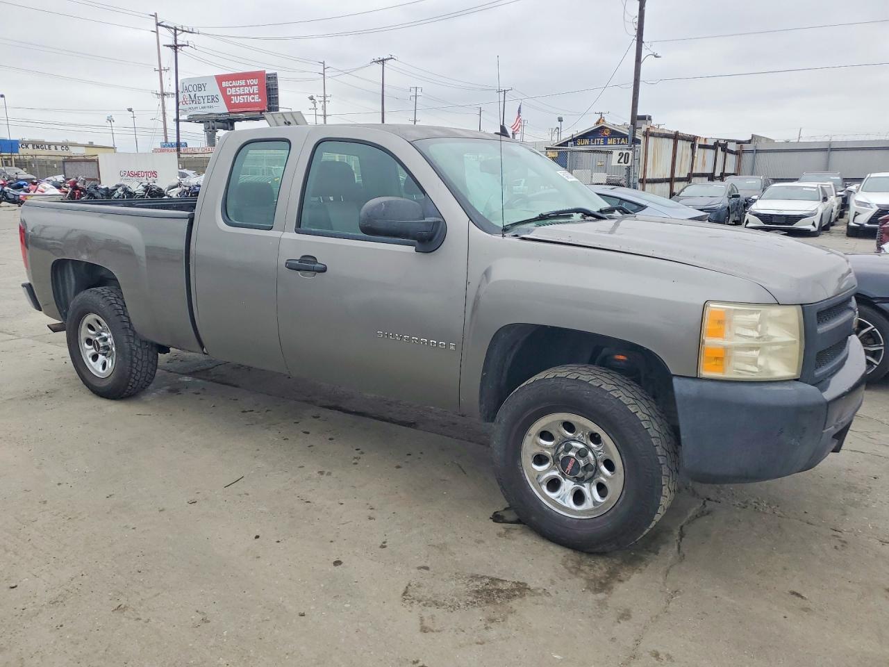 Chevrolet Silverado C1500