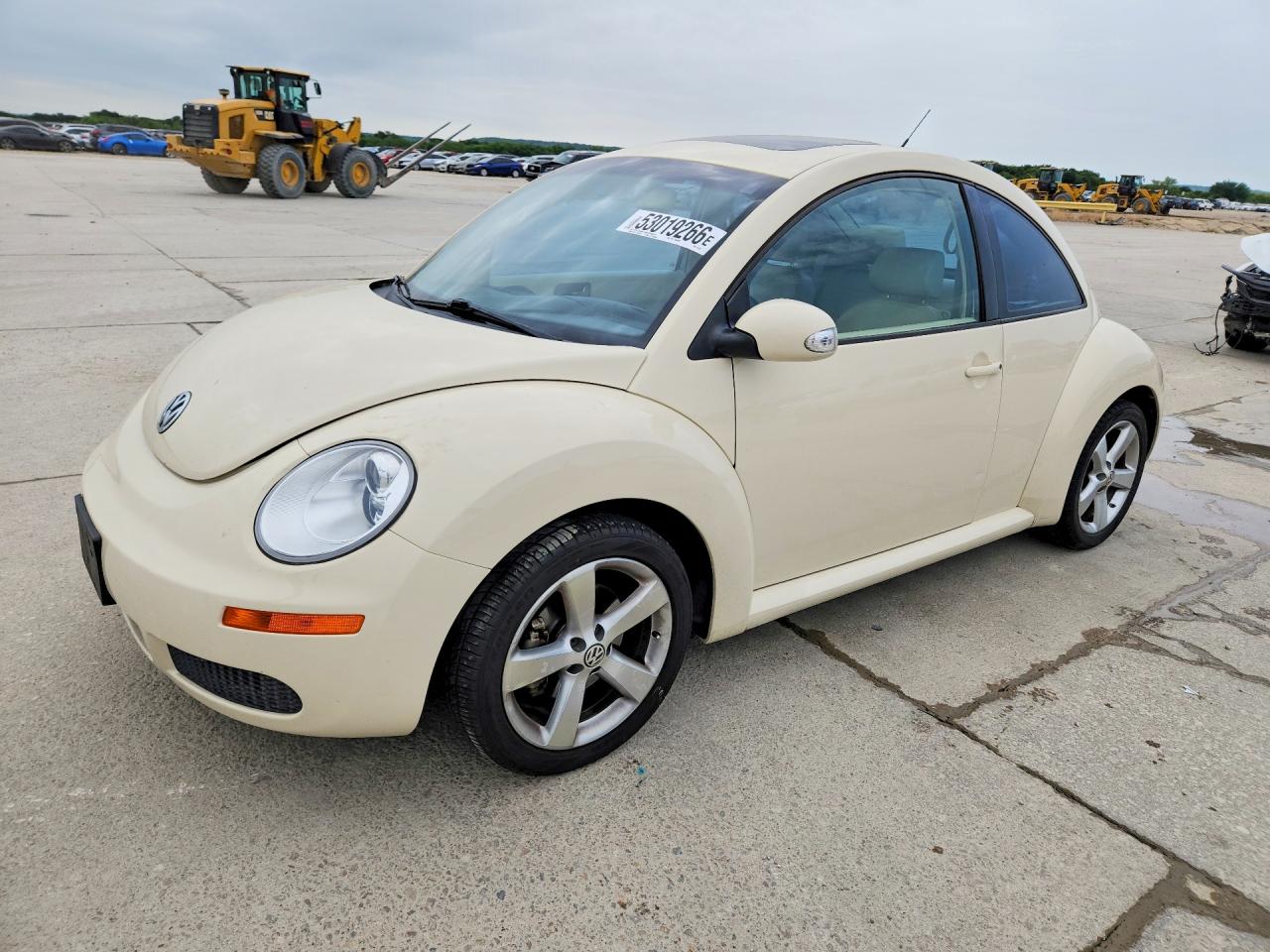 Salvage Volkswagen Beetle Image