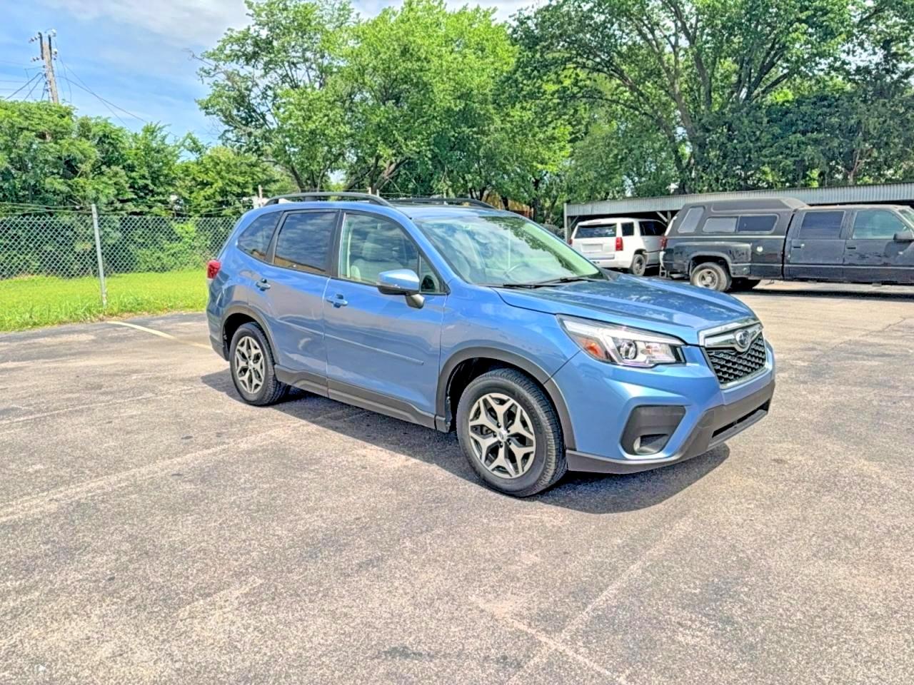 Salvage Subaru Forester Image