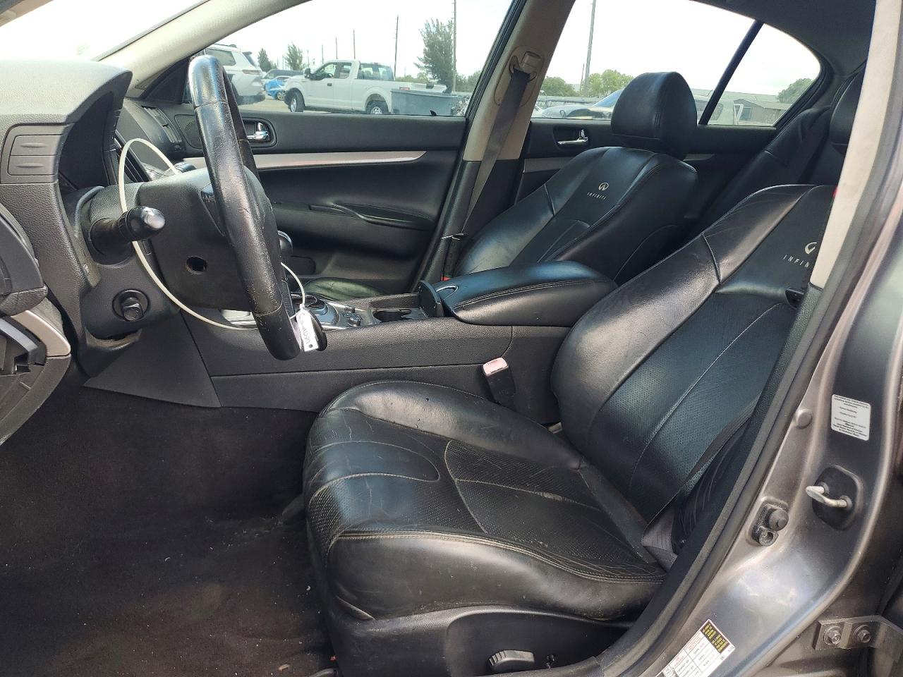 INFINITI G37 X
