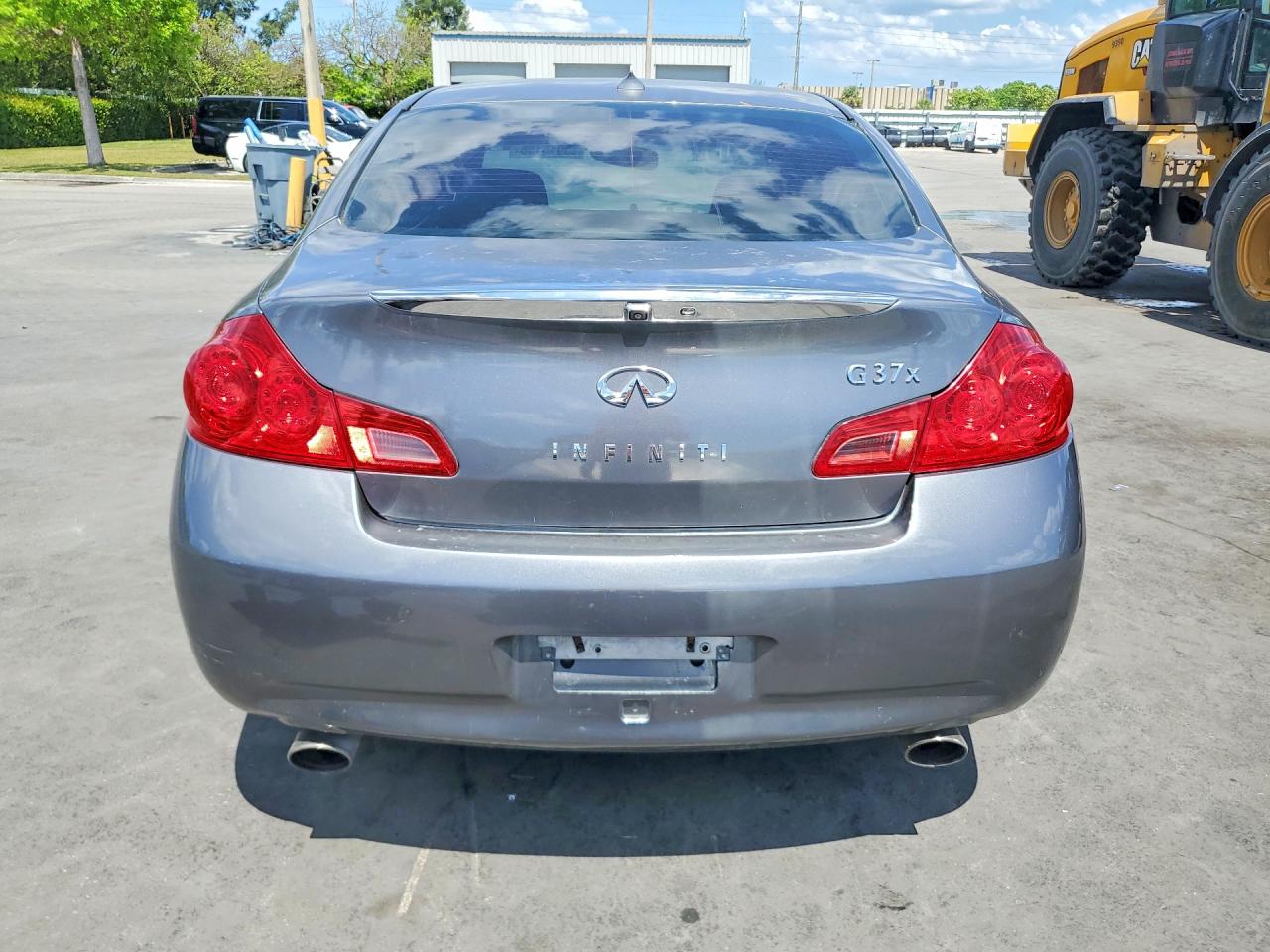 INFINITI G37 X