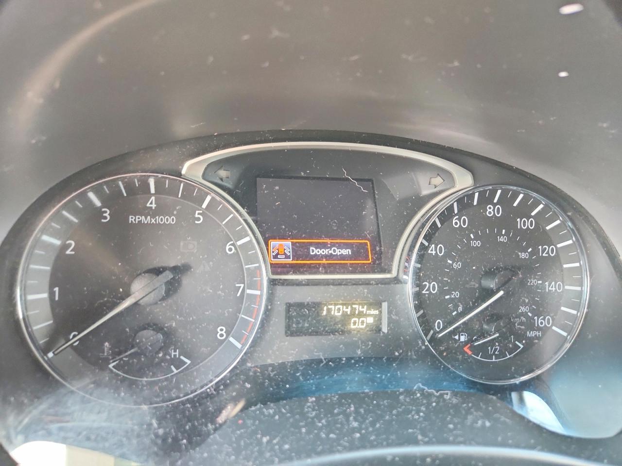 Nissan Pathfinder Sv
