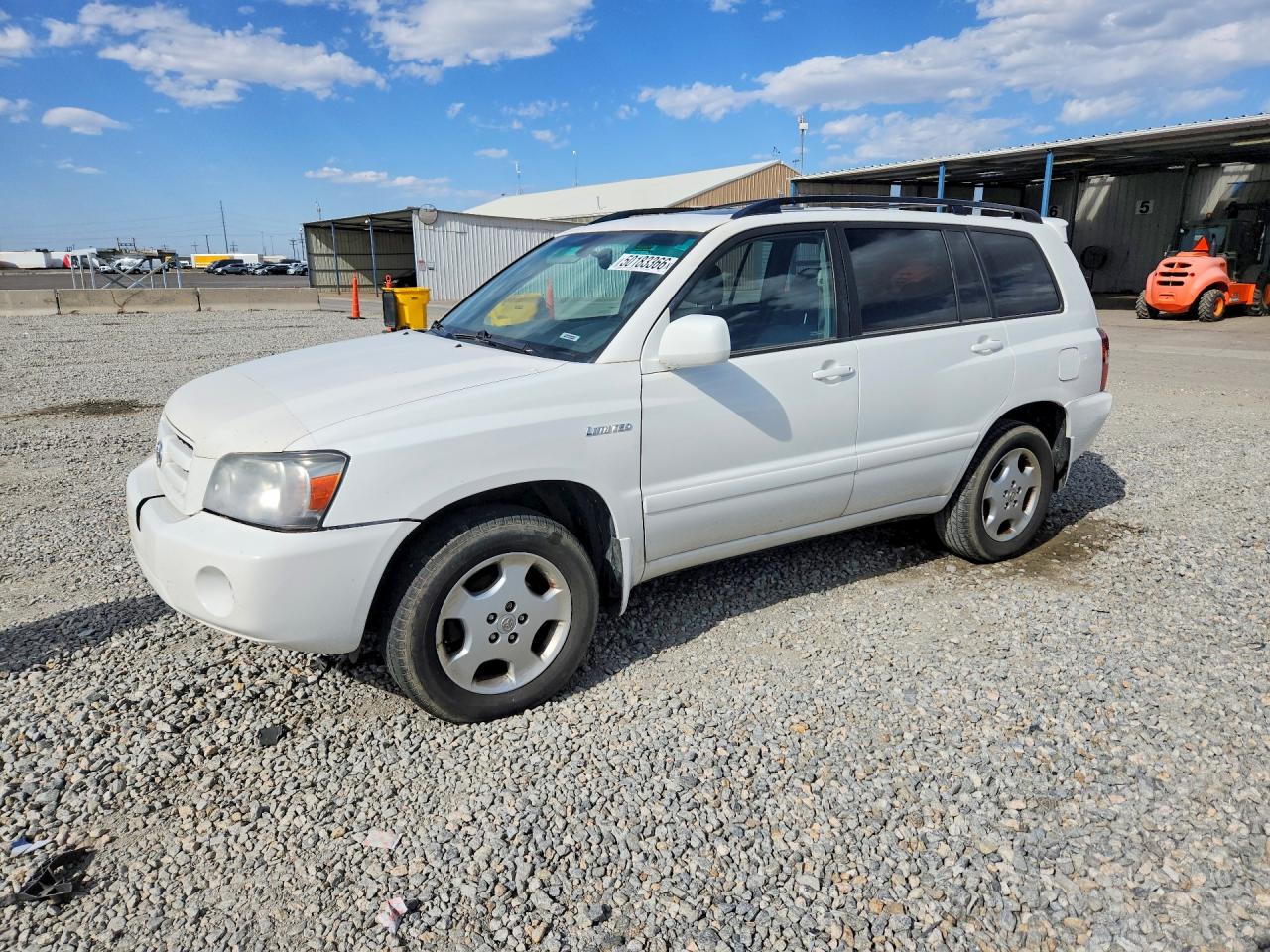 Salvage Toyota Highlander Image