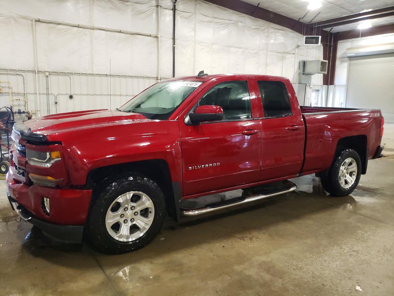 Salvage Chevrolet Silverado Image