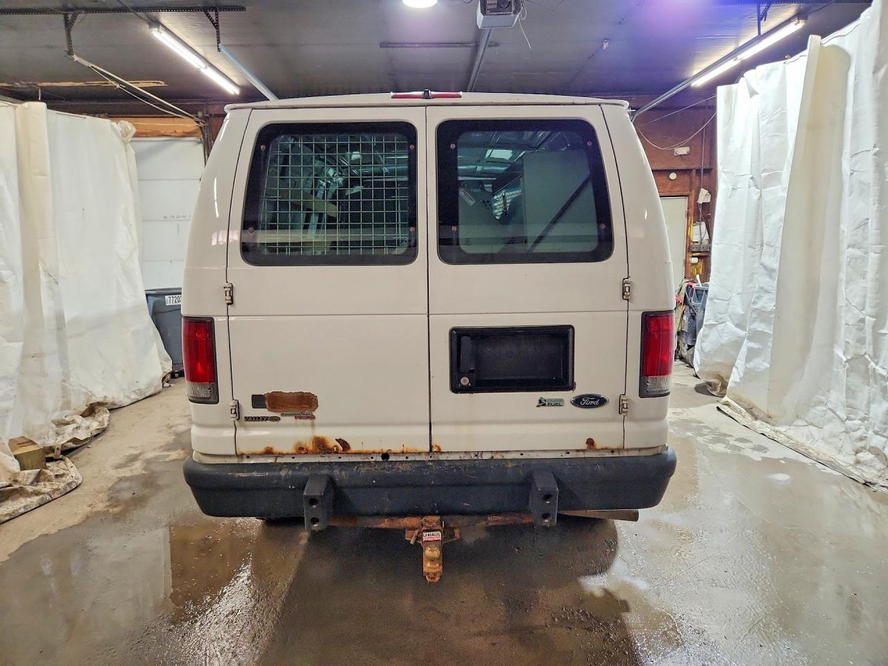 Ford Econoline E250 Van