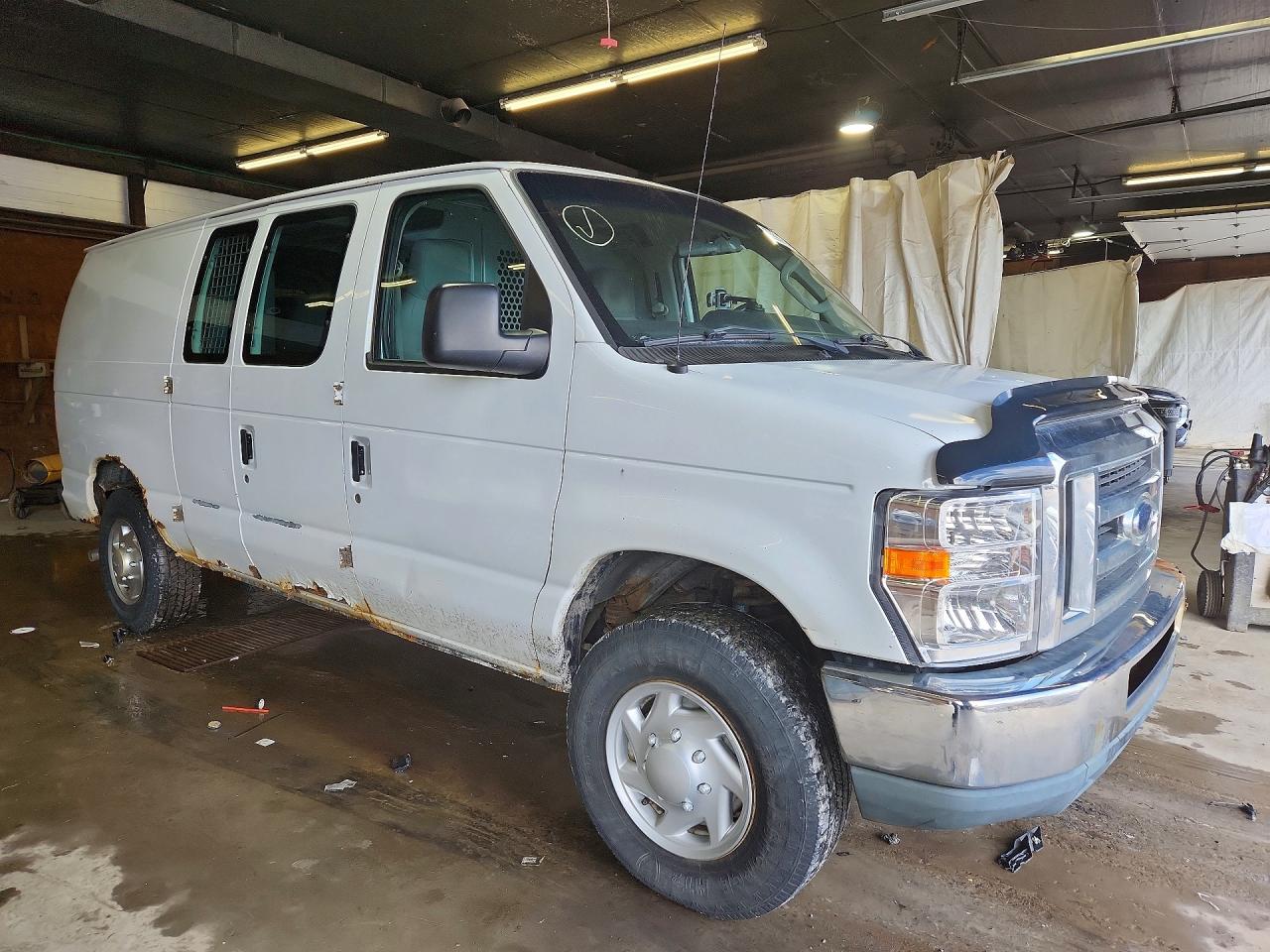 Ford Econoline E250 Van