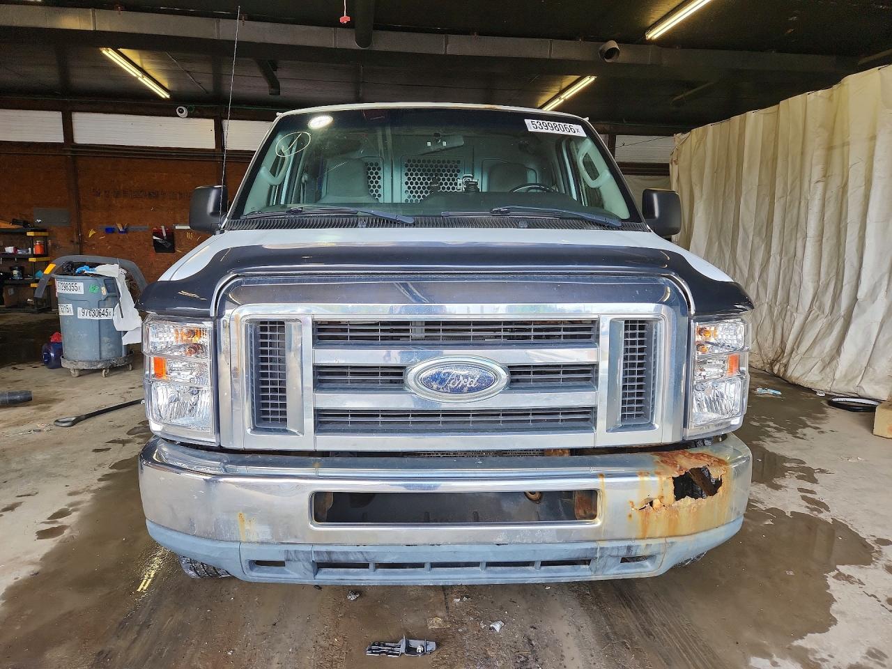 Ford Econoline E250 Van