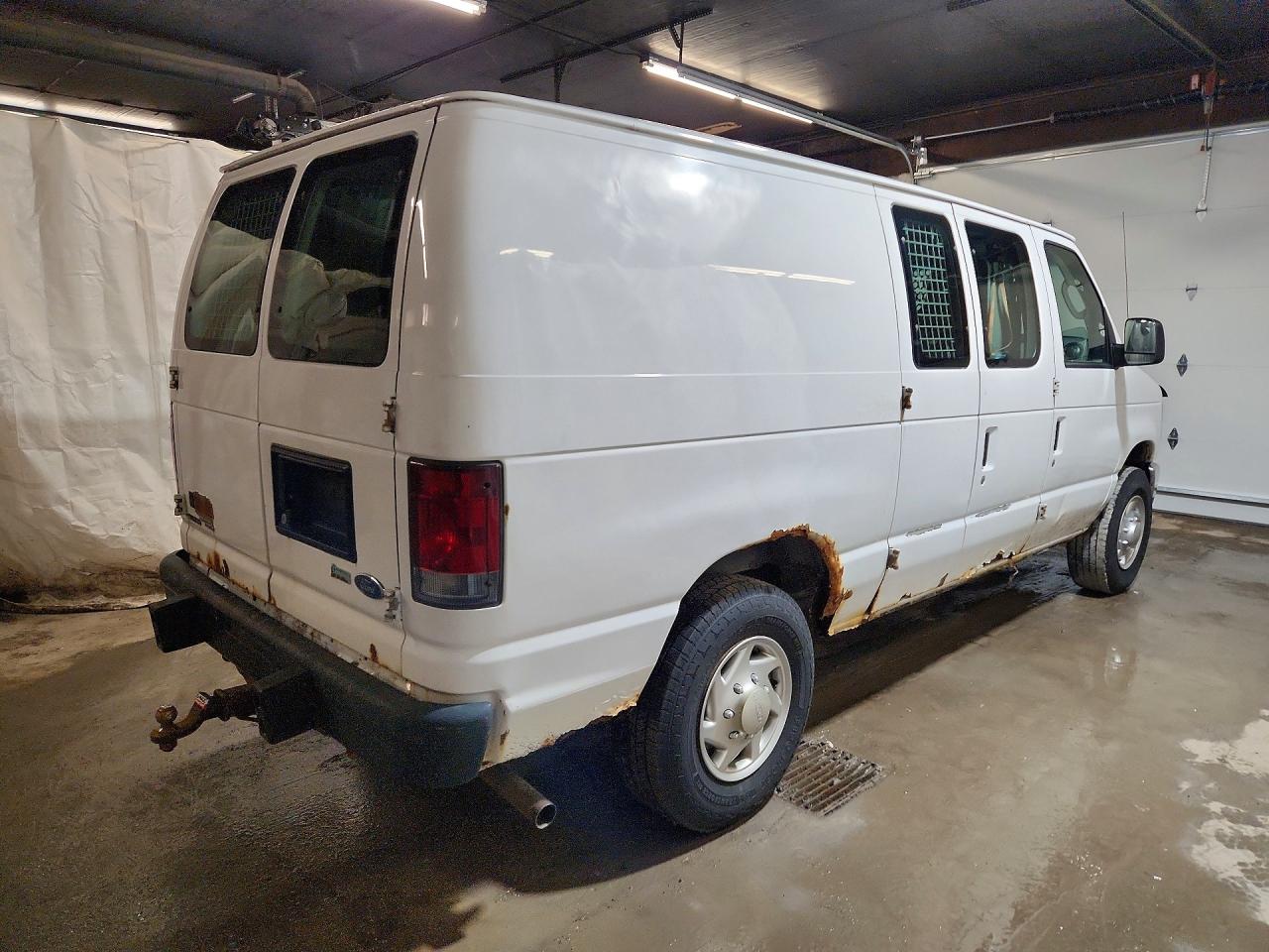 Ford Econoline E250 Van