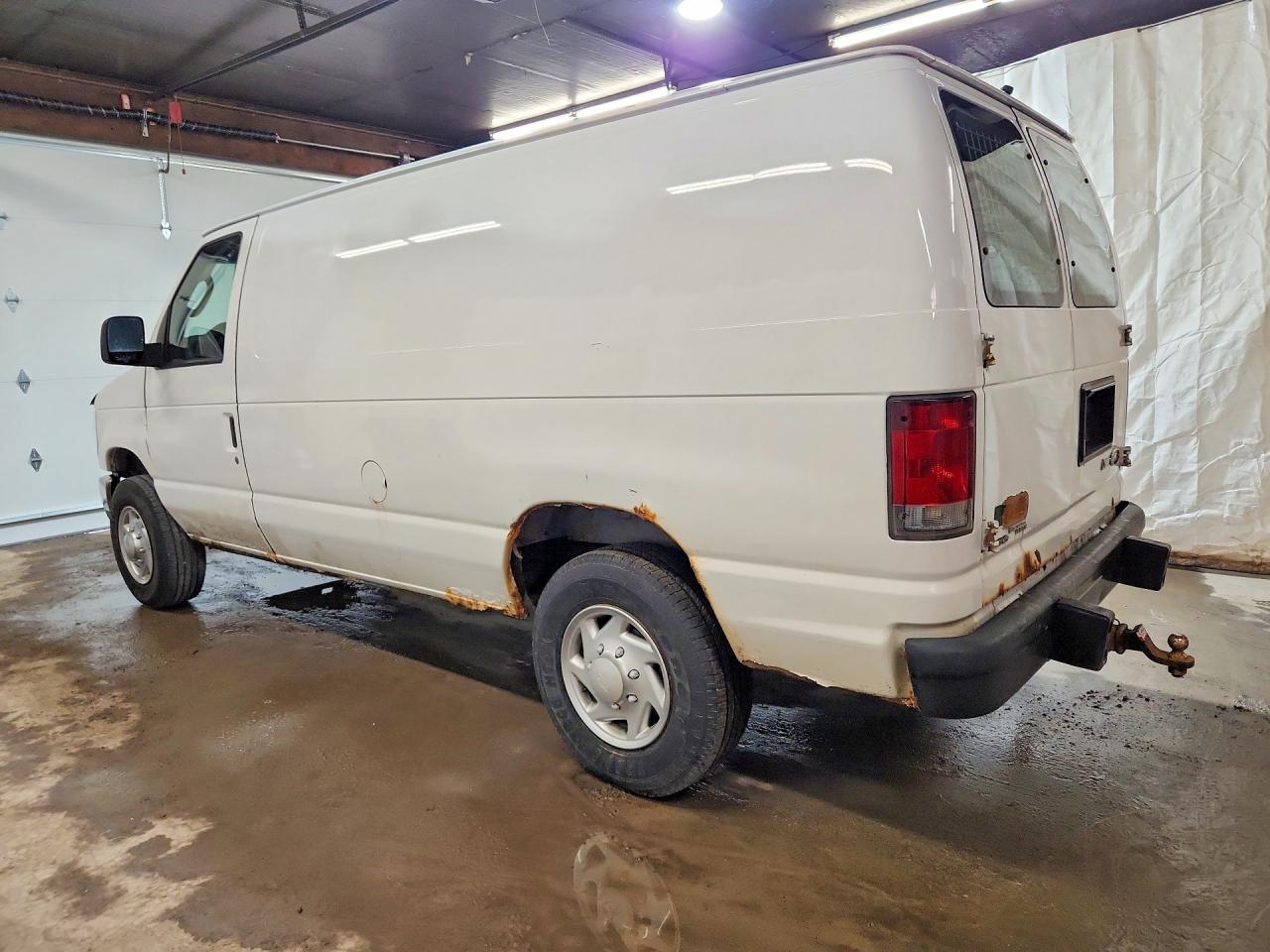 Ford Econoline E250 Van
