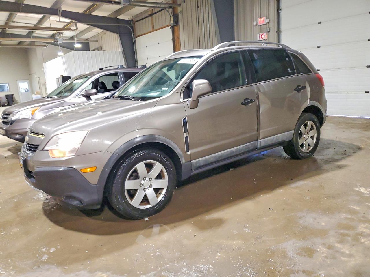 Salvage Chevrolet Captiva Image