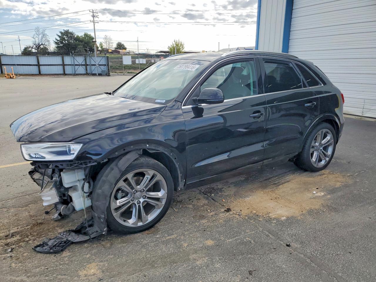 Salvage Audi Q3 Image