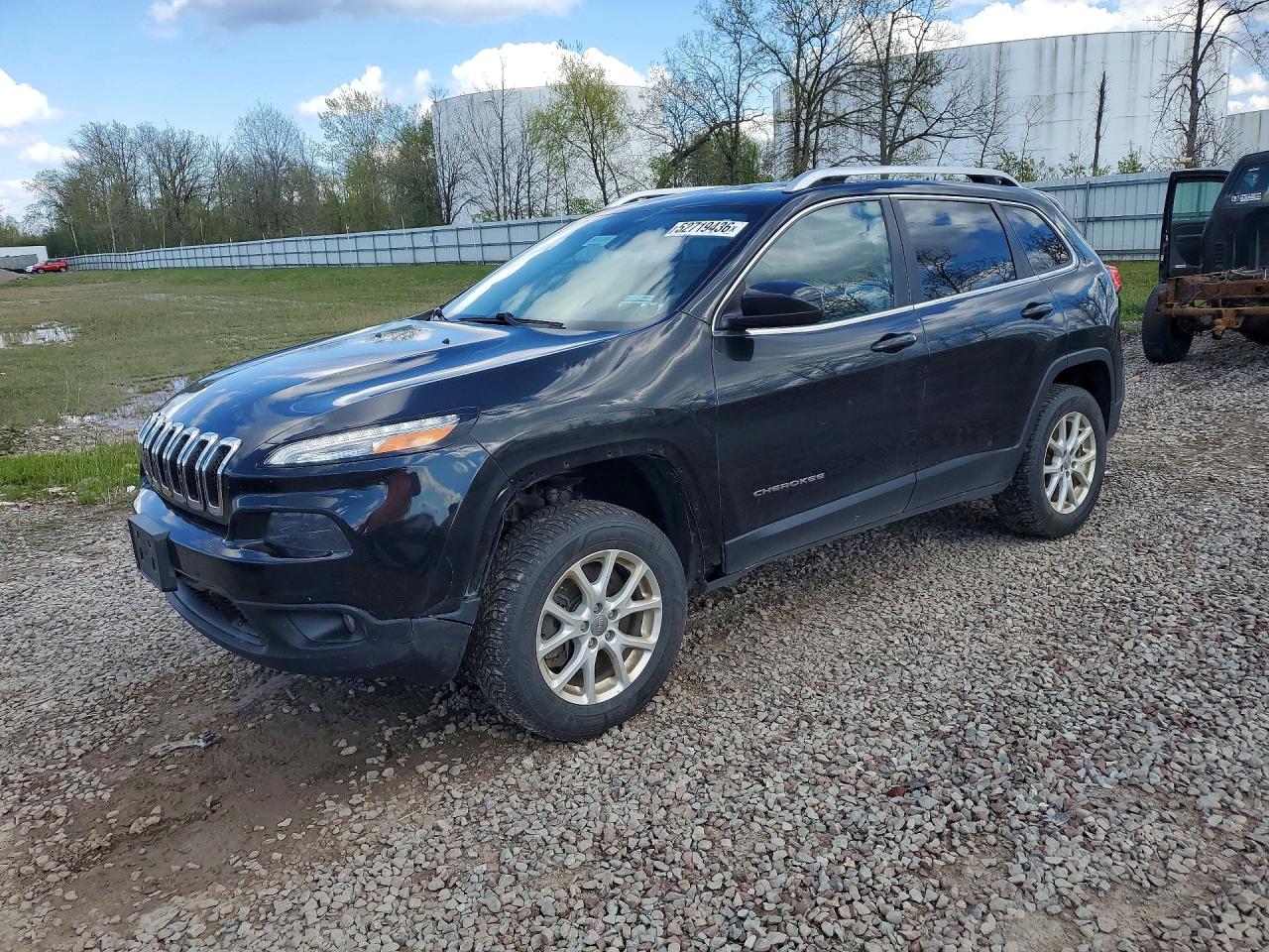 Salvage Jeep Cherokee Image