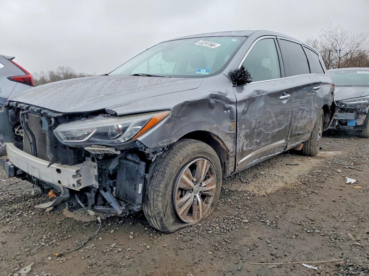 Salvage INFINITI Qx Image