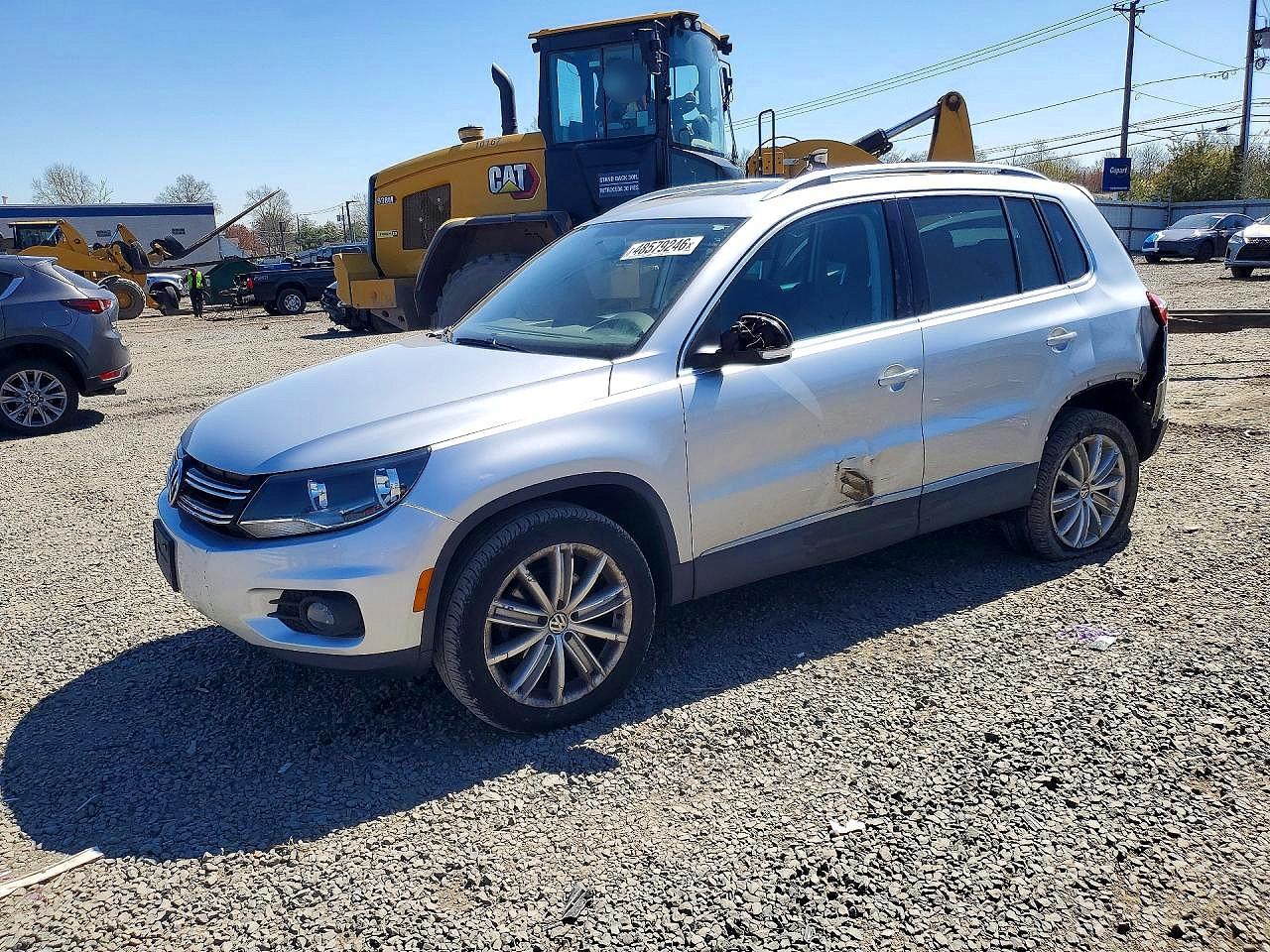 Salvage Volkswagen Tiguan Image
