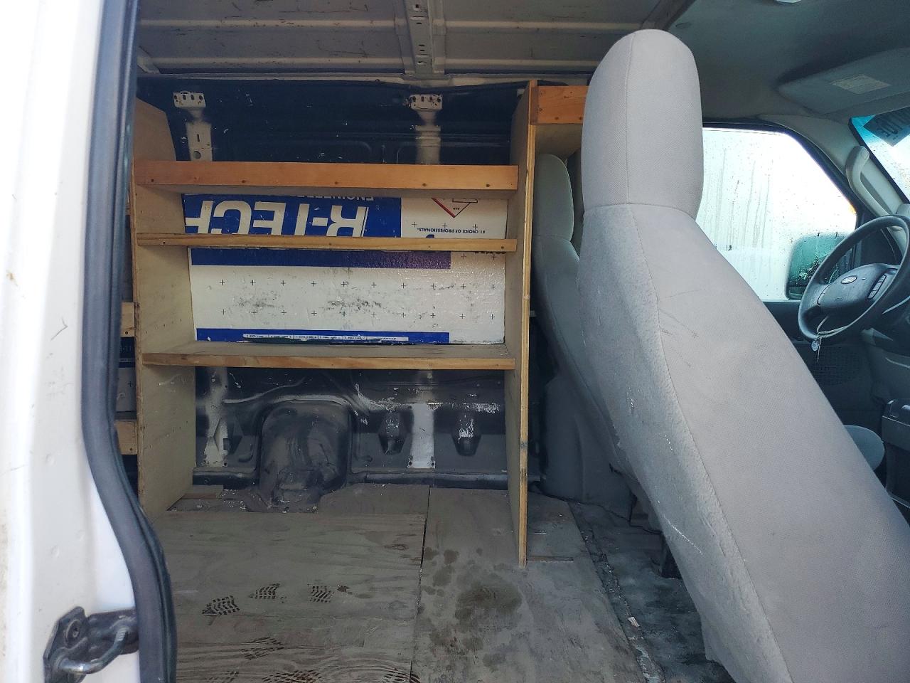 Ford Econoline E250 Van