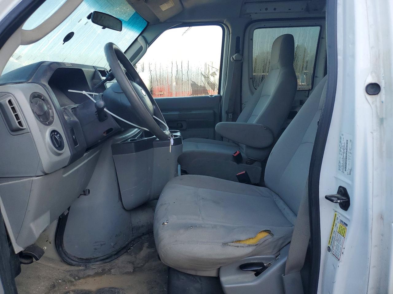 Ford Econoline E250 Van