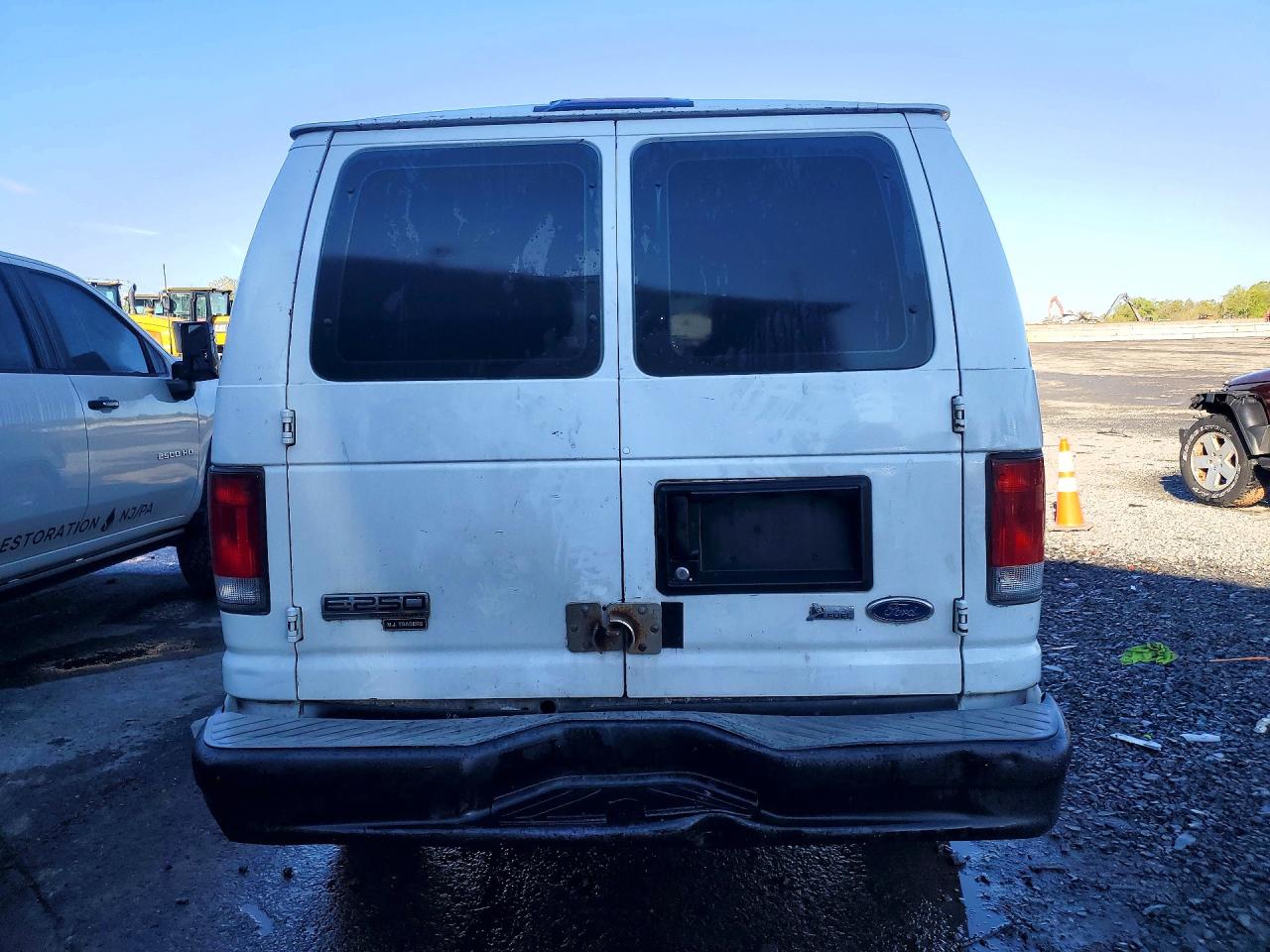 Ford Econoline E250 Van