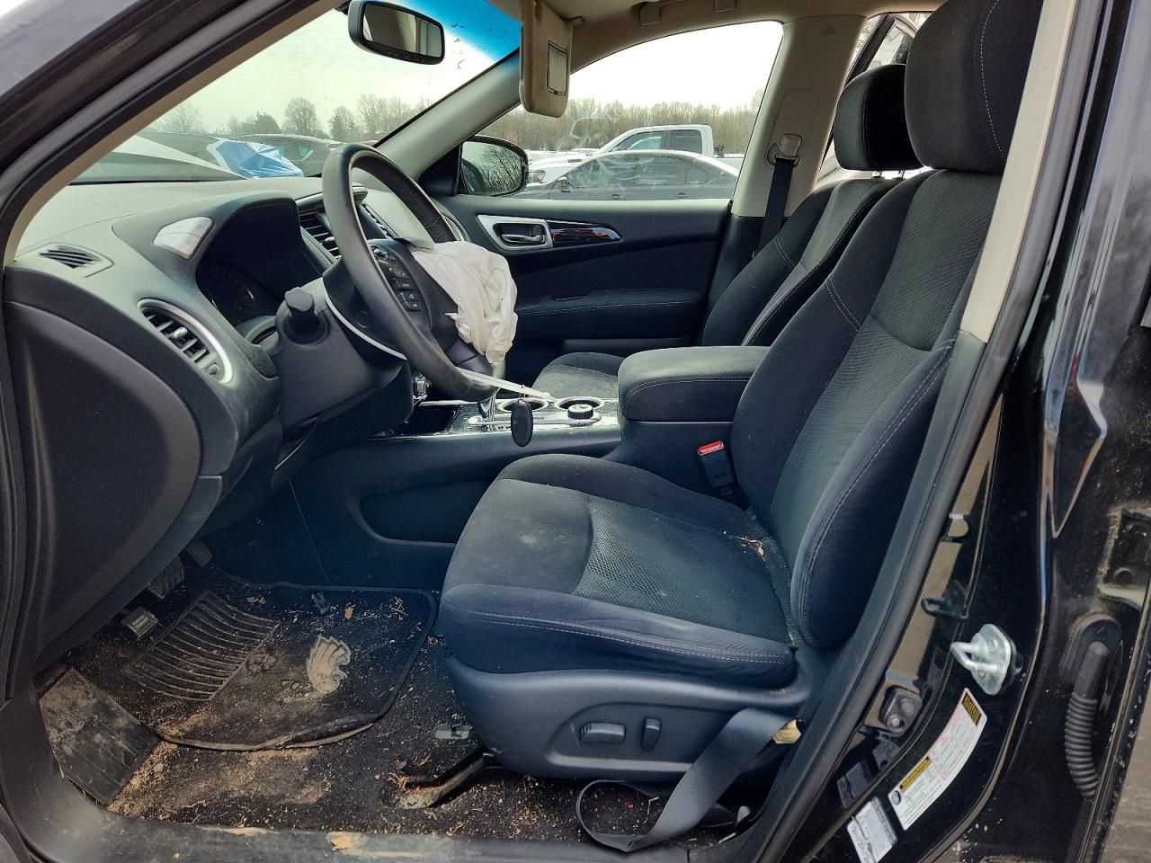 Nissan Pathfinder Sv