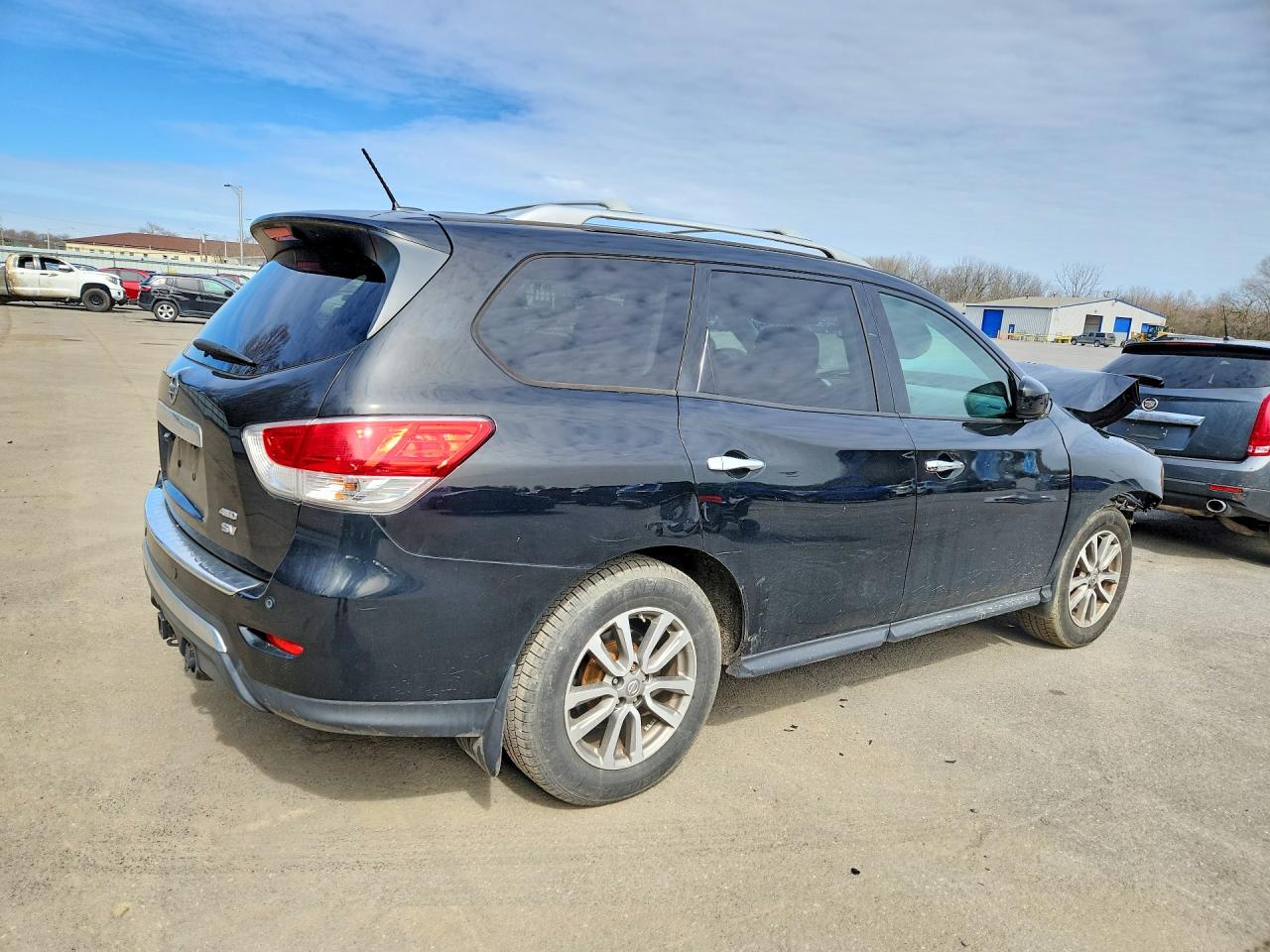Nissan Pathfinder Sv