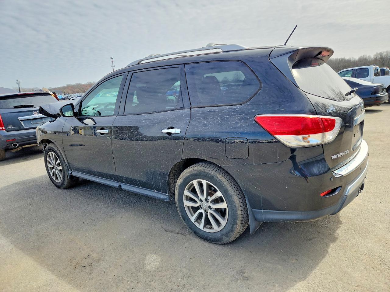 Nissan Pathfinder Sv