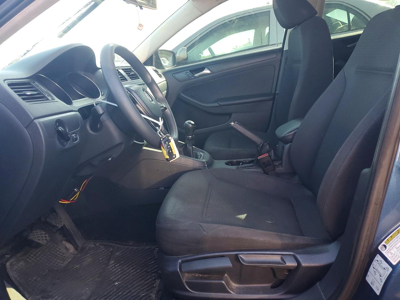 Volkswagen Jetta S