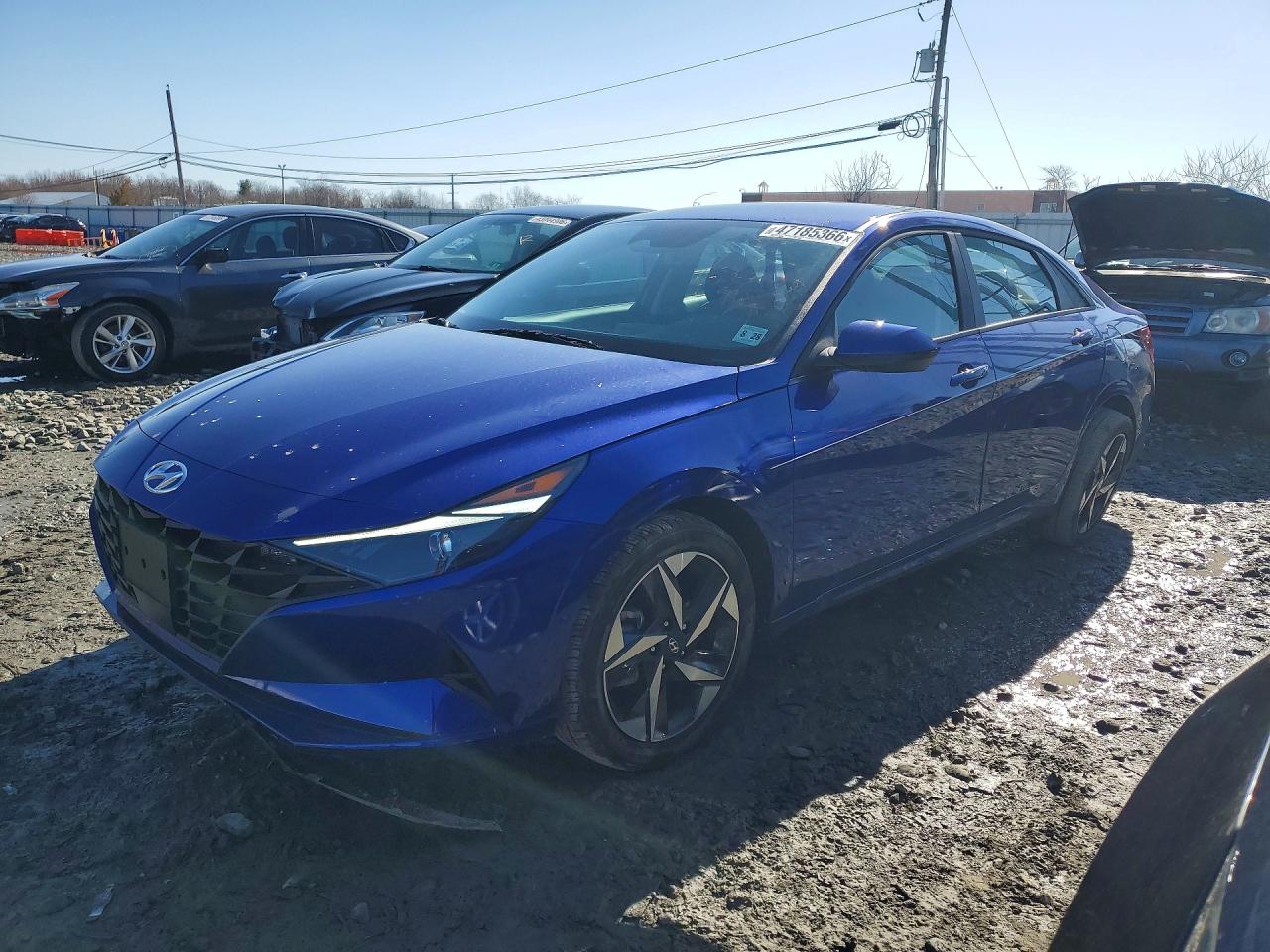Salvage Hyundai ELANTRA Image