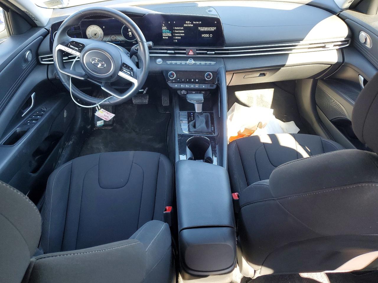 Hyundai ELANTRA Sel
