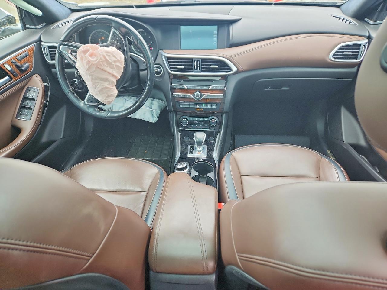 INFINITI Qx Premium