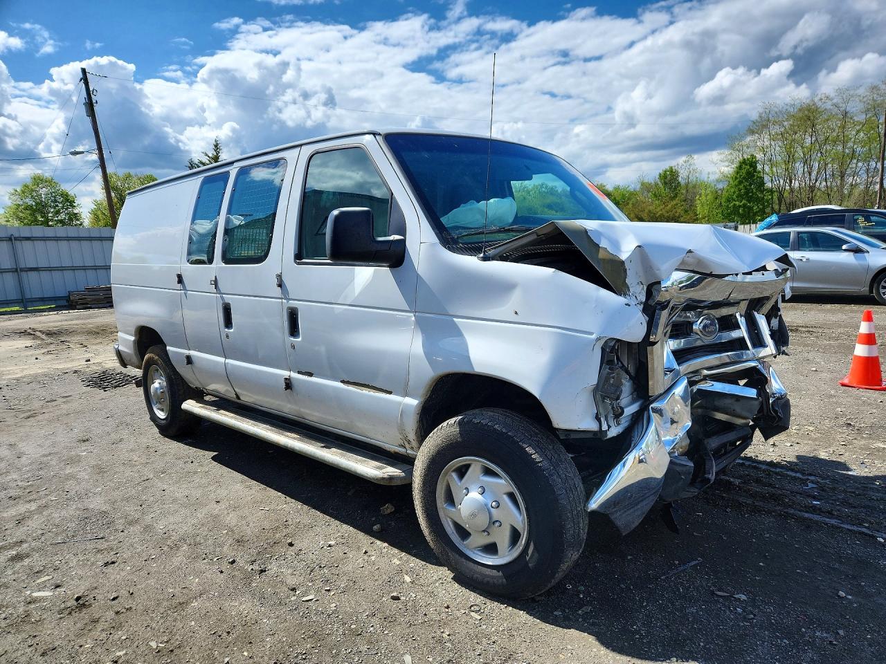 Ford Econoline E250 Van