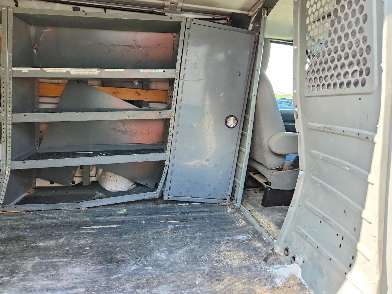 Ford Econoline E250 Van