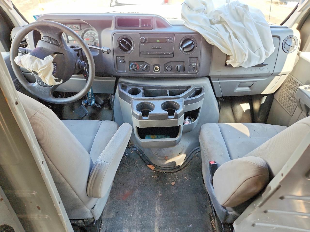 Ford Econoline E250 Van