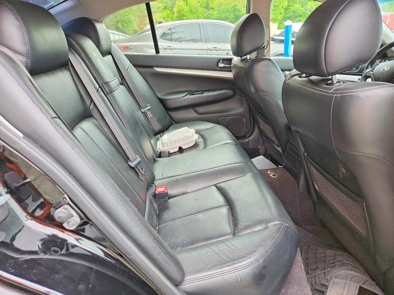 INFINITI G37 X