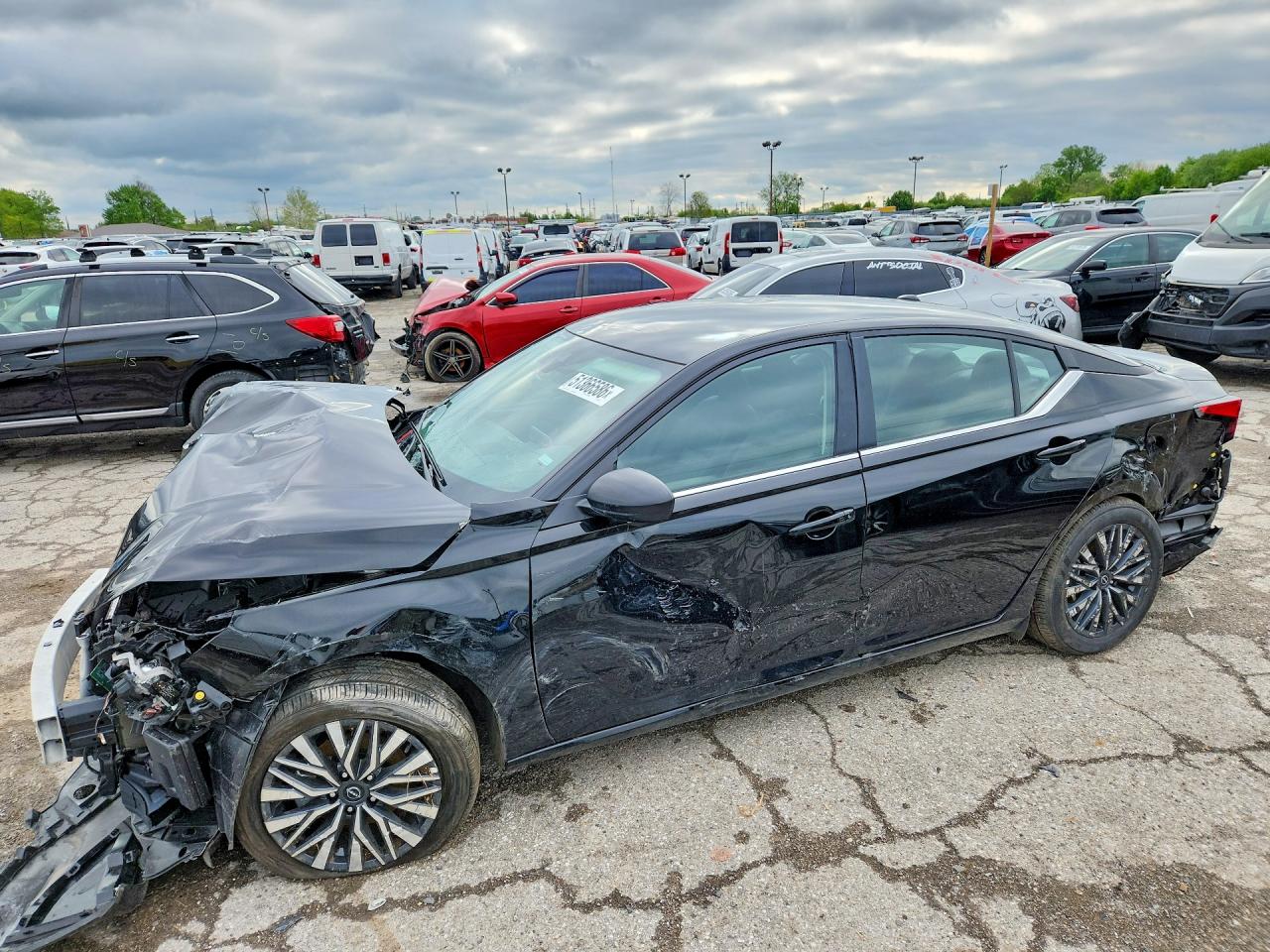 Salvage Nissan Altima Image