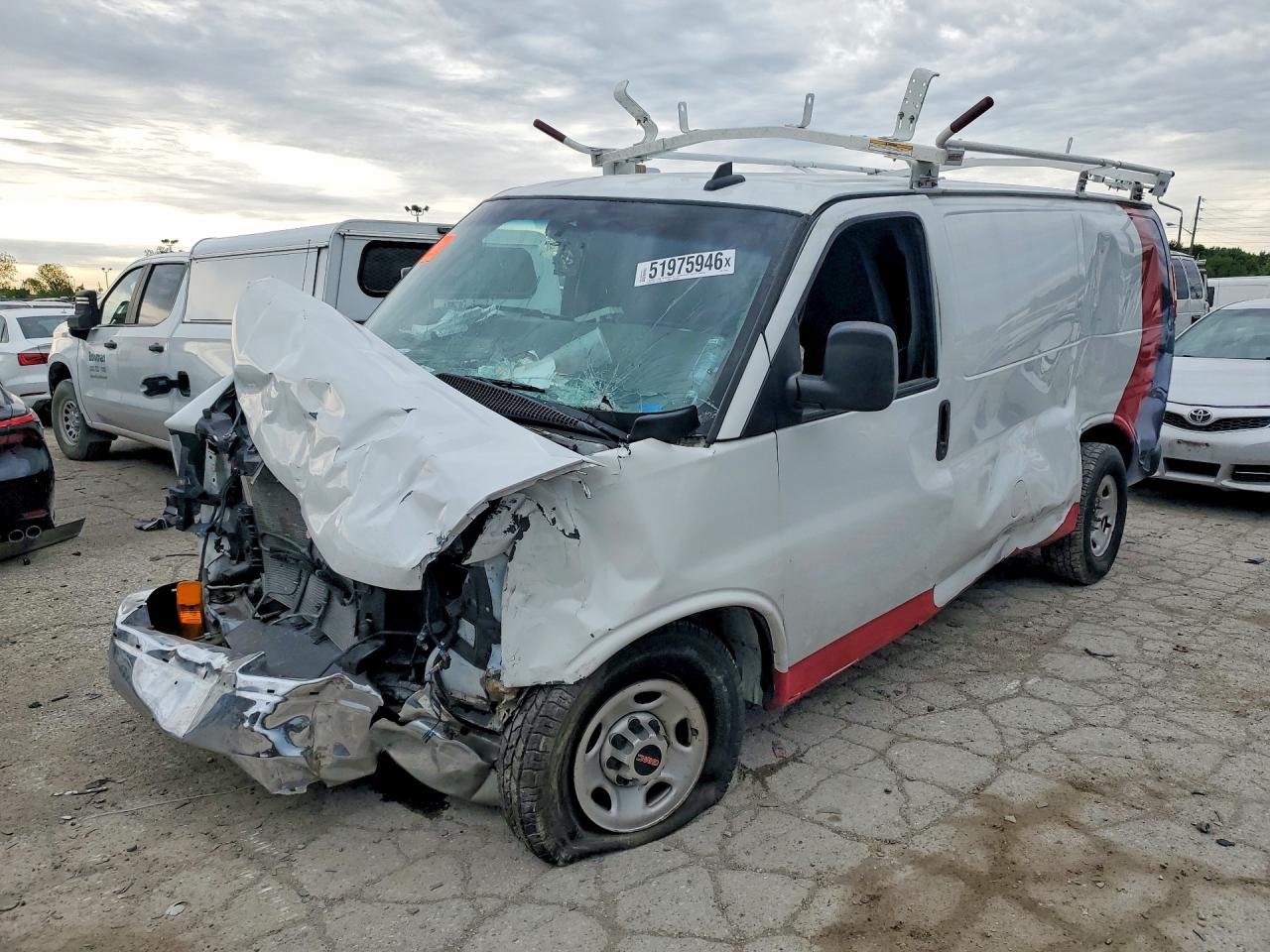 Salvage GMC Savana Image