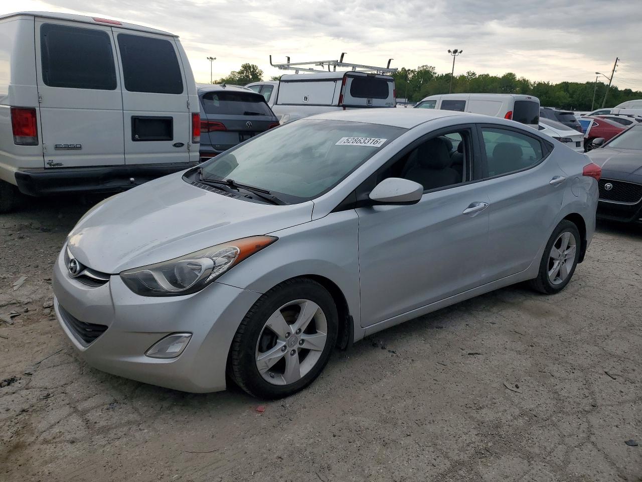 Salvage Hyundai ELANTRA Image