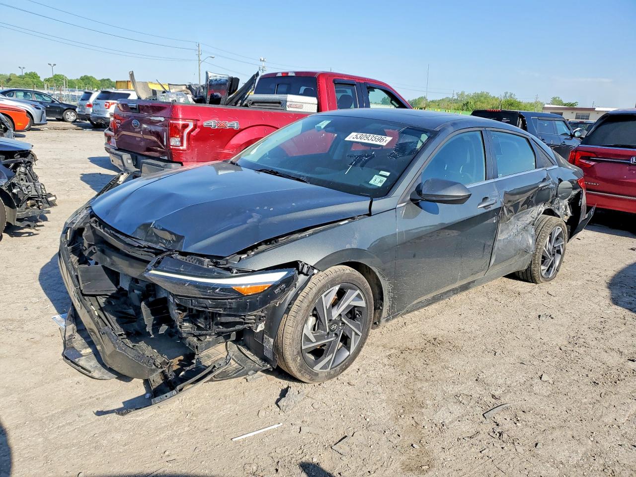 Salvage Hyundai ELANTRA Image