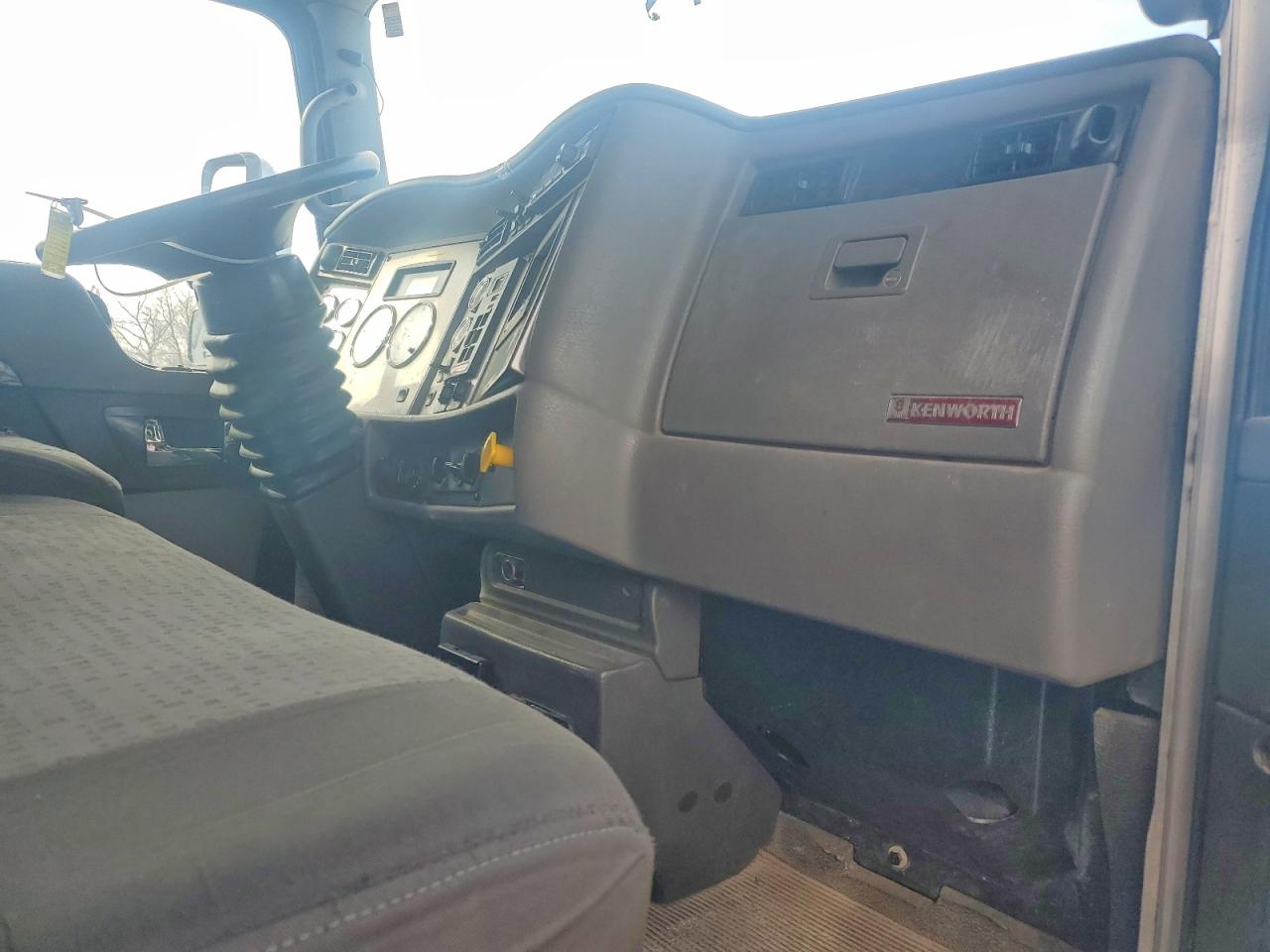 Kenworth T330