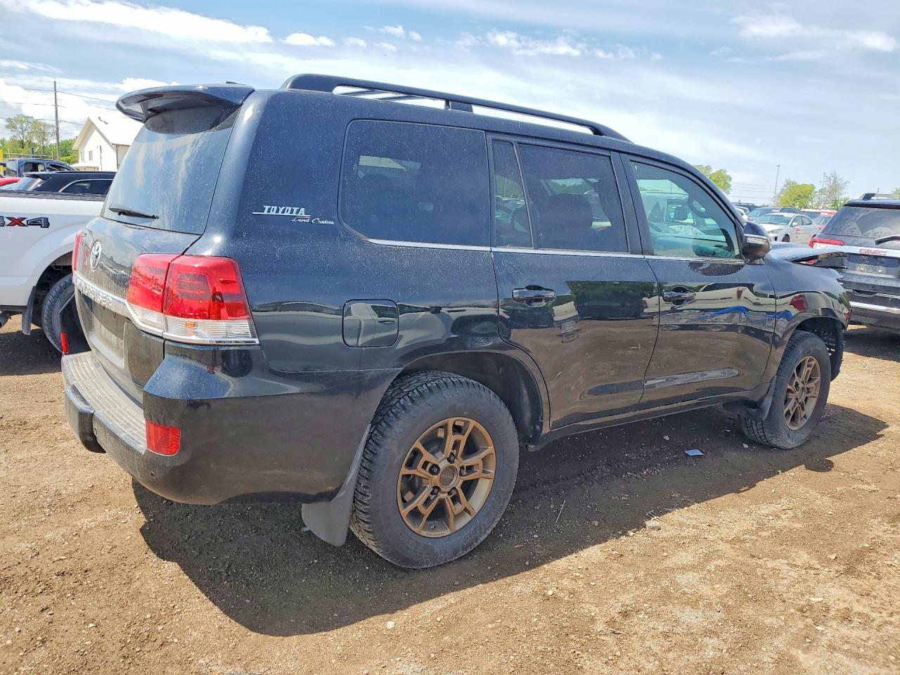 Toyota Land Cruis Heritage Edition