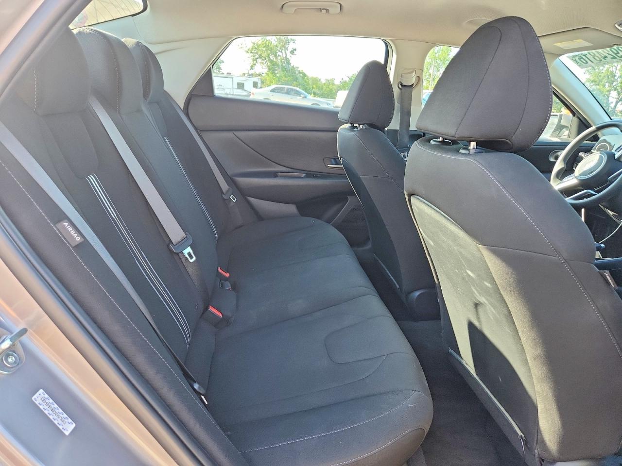 Hyundai ELANTRA Sel