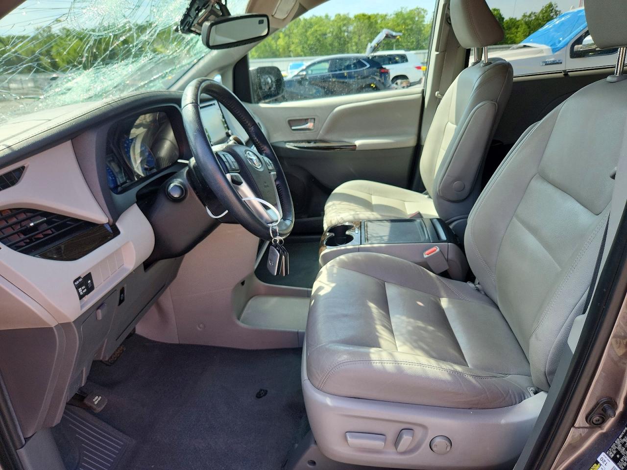 Toyota Sienna Xle 8-passenger