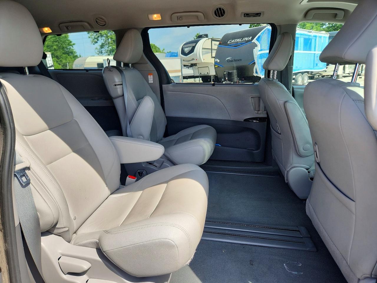 Toyota Sienna Xle 8-passenger