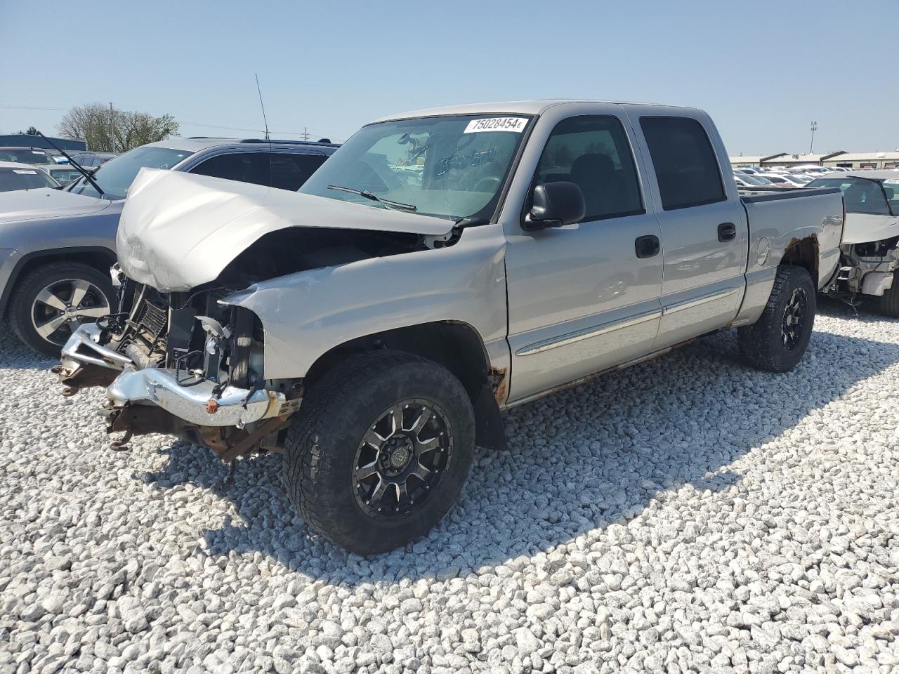 Salvage GMC Sierra Image