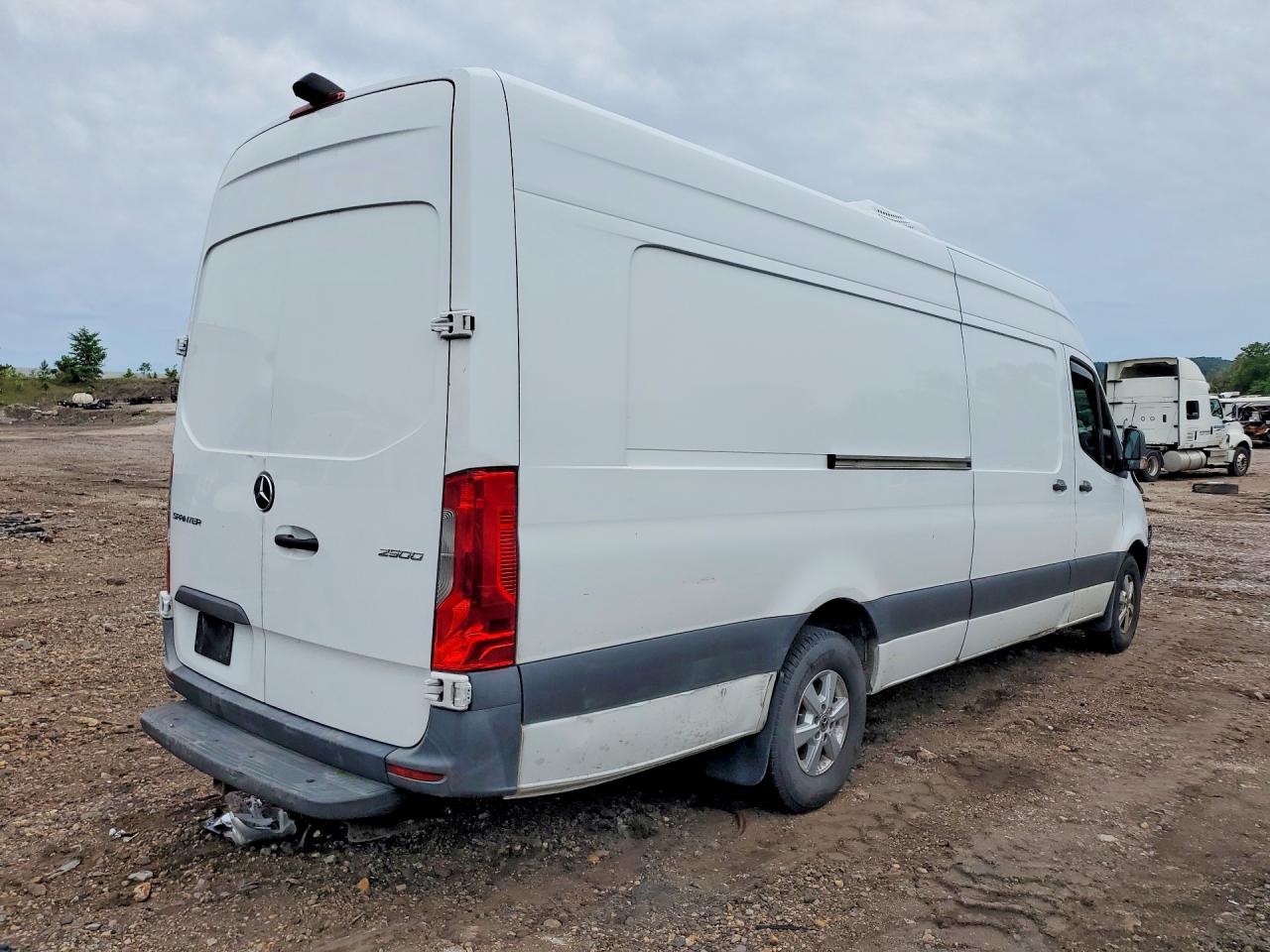 Mercedes-Benz Sprinter 2500