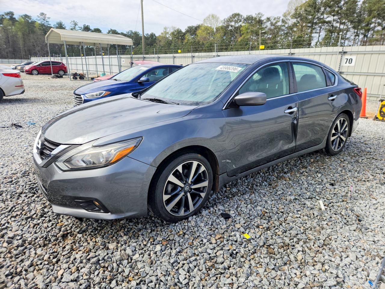 Salvage Nissan Altima Image