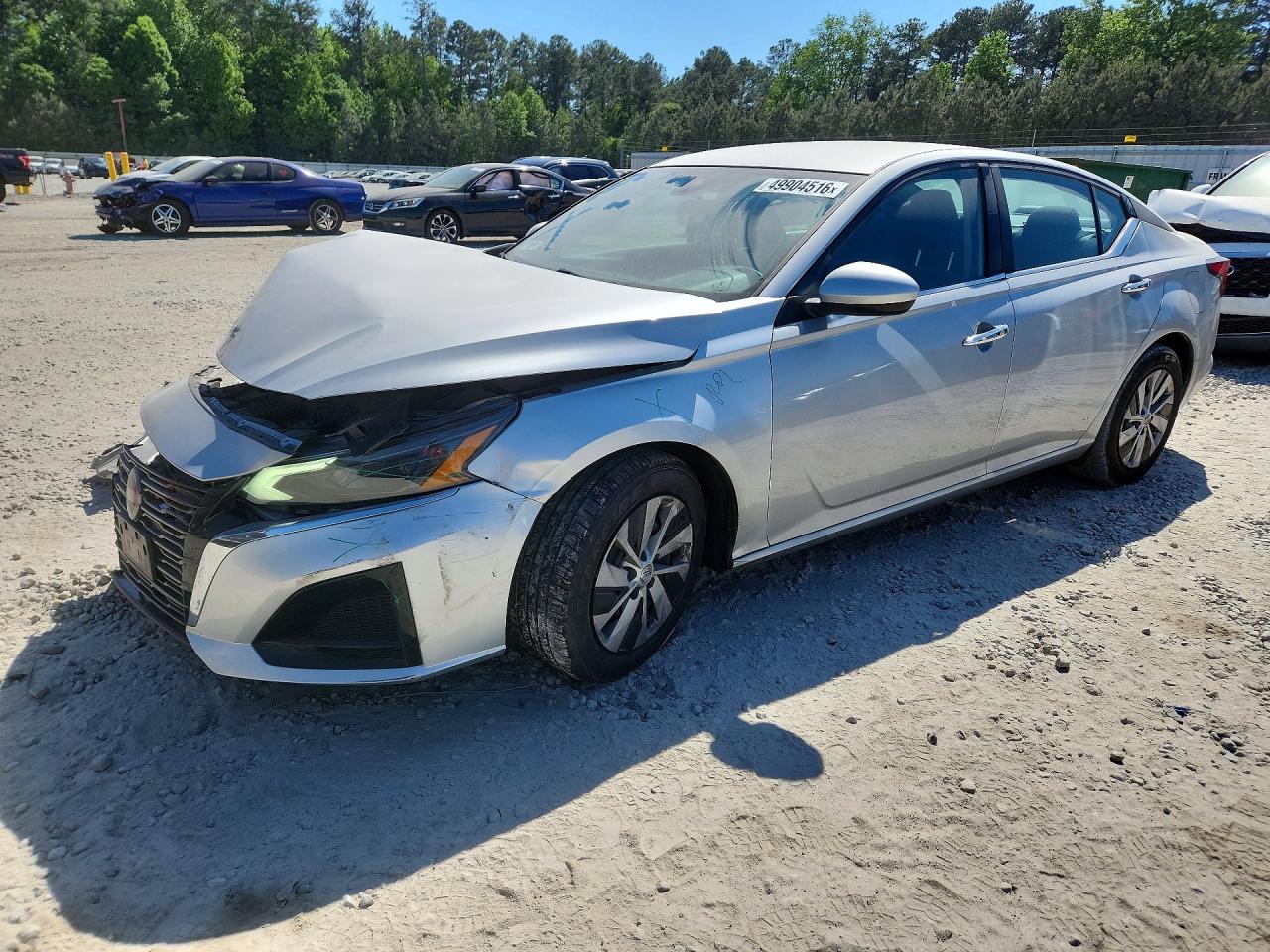 Salvage Nissan Altima Image