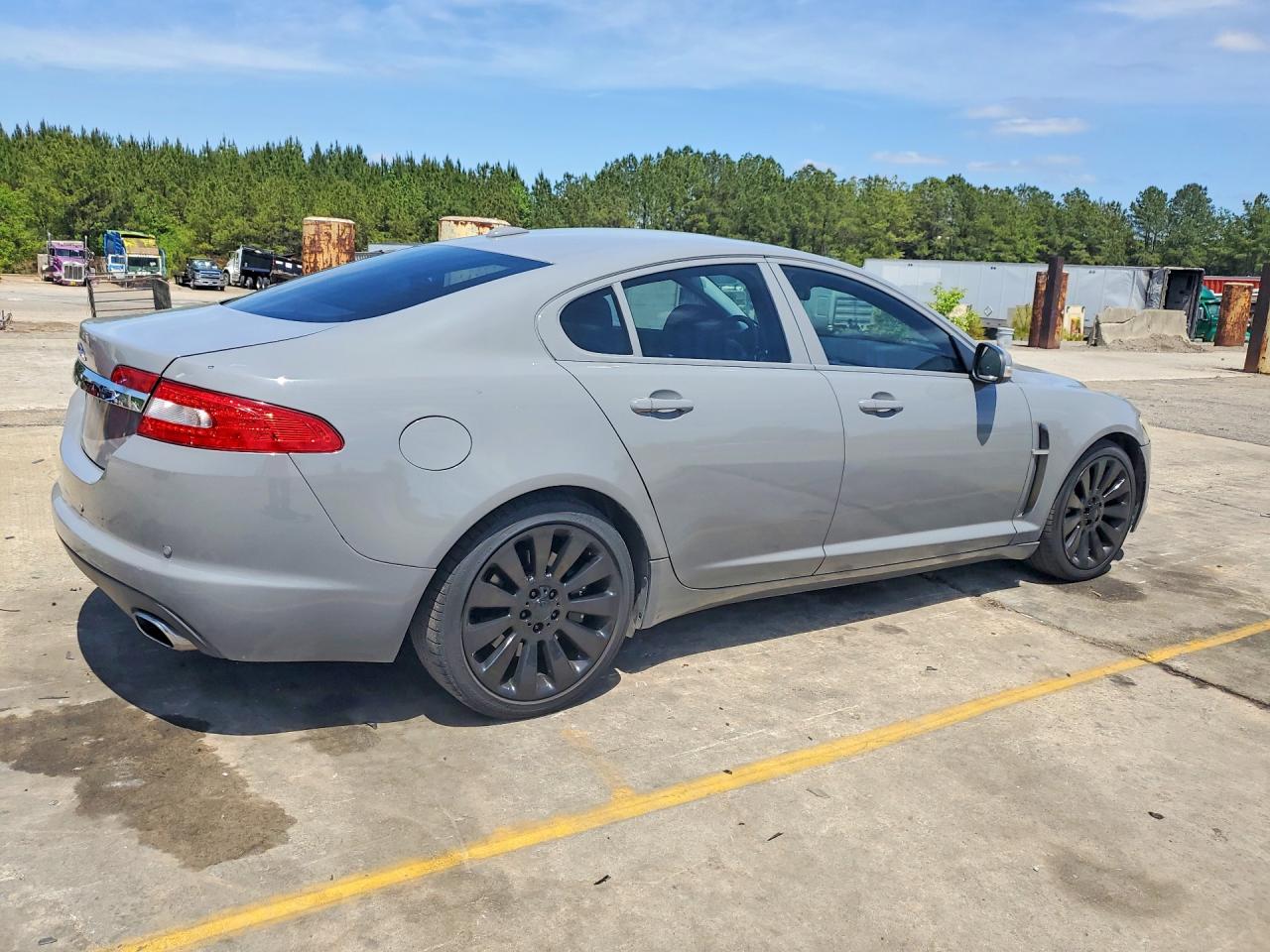 Jaguar XF Luxury
