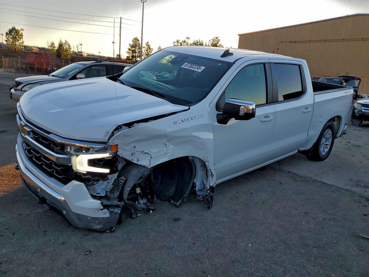 Salvage Chevrolet Silverado Image